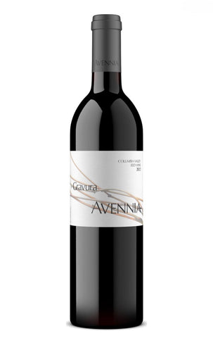 A bottle of Aveninia by Coloma Valley Red Wine from the brand Aviniola, featuring a dark glass bottle with a white label and a dark gray capsule, set against a plain white background.